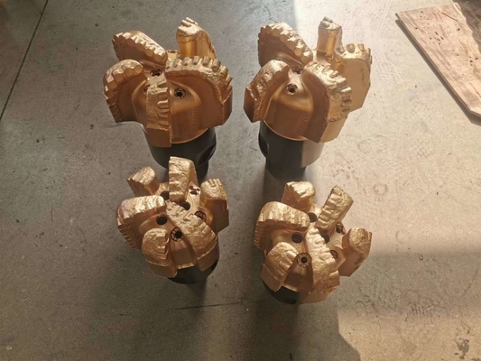 API 9 7/8&quot; 5 Blätter Pdc biss Felsen-Bohrung mit 4 1/2reg Pin Thread