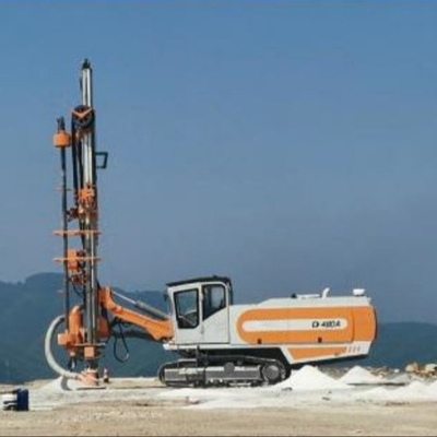 Offene Bergbau-Integrierte DTH-Sprengbohrmaschinen mit automatischem Bohrstäbchenwechselsystem