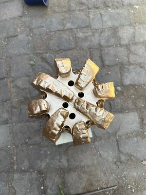 Anpassungsfähige 8-Blade-PDC-Bohrmaschine für die geothermische Bohrung von Brunnen aller Größen